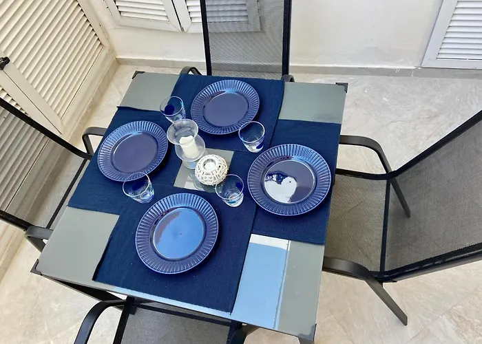 La Piccola Perla In The Square Capri